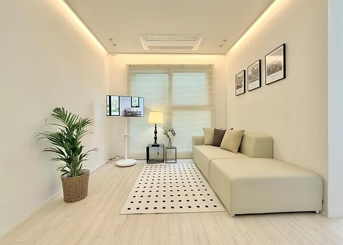 Inter-rest ㅣ New Building With Elevator ㅣ Subway 3 Mins ㅣ Hongdae 15 Mins Apartamento