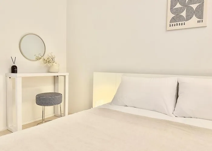 Inter-rest ㅣ New Building With Elevator ㅣ Subway 3 Mins ㅣ Hongdae 15 Mins Seúl