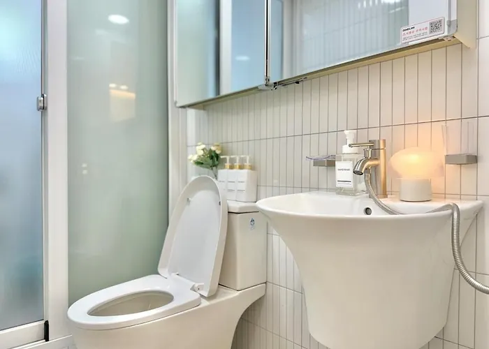 Inter-rest ㅣ New Building With Elevator ㅣ Subway 3 Mins ㅣ Hongdae 15 Mins Seúl