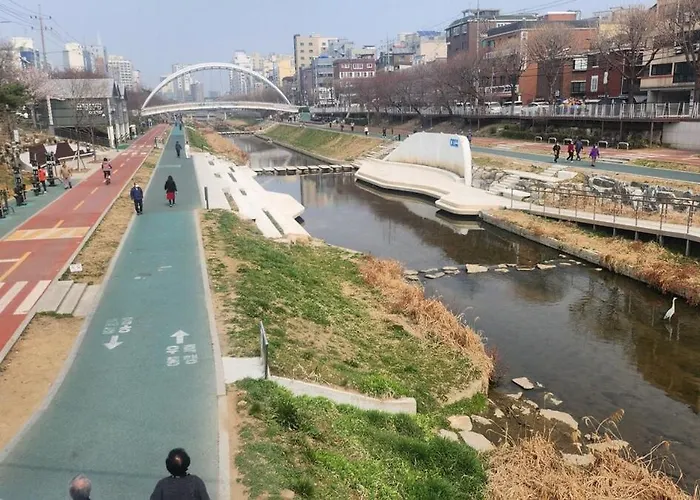 Inter-rest ㅣ New Building With Elevator ㅣ Subway 3 Mins ㅣ Hongdae 15 Mins Seúl